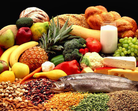 Những thực phẩm cần được ưu tiên đó là các loại thực phẩm ít chất béo, giàu chất xơ, bêta caroten và các loại vitamin A, C, E 