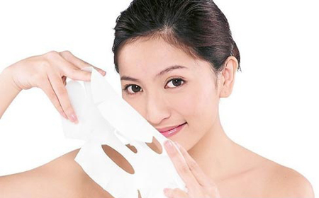 đắp mặt nạ dưỡng da  rất quan trọng để nuôi dưỡng và giữ độ ẩm cho da.